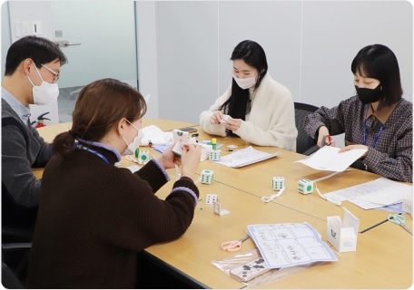 도레이첨단소재, 시각장애 아동을 위한 ‘점자큐브’ 기부 뉴스